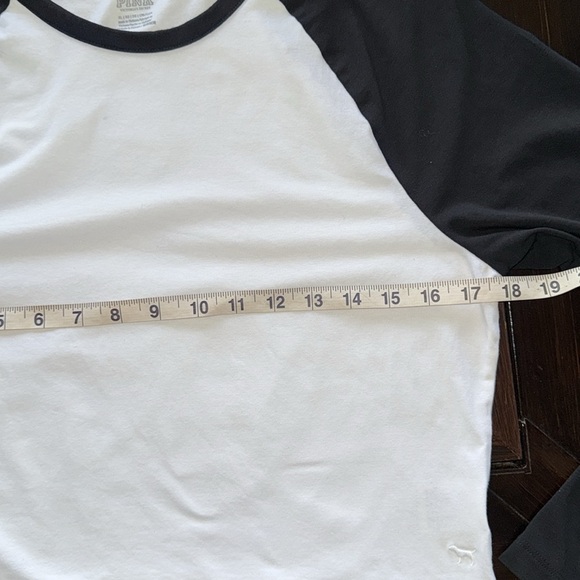 PINK Victoria's Secret Black White Ragland Long Sleeve Cropped Top T-Shirt Sz XL - Picture 6 of 11